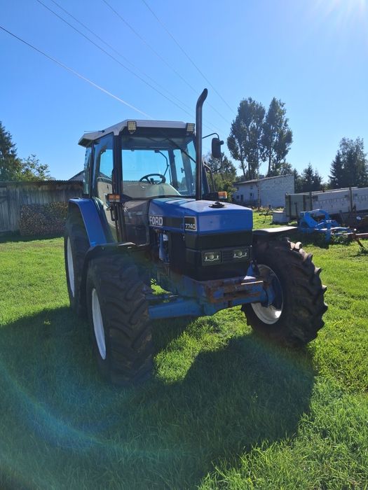 Ford 7740 New Holland