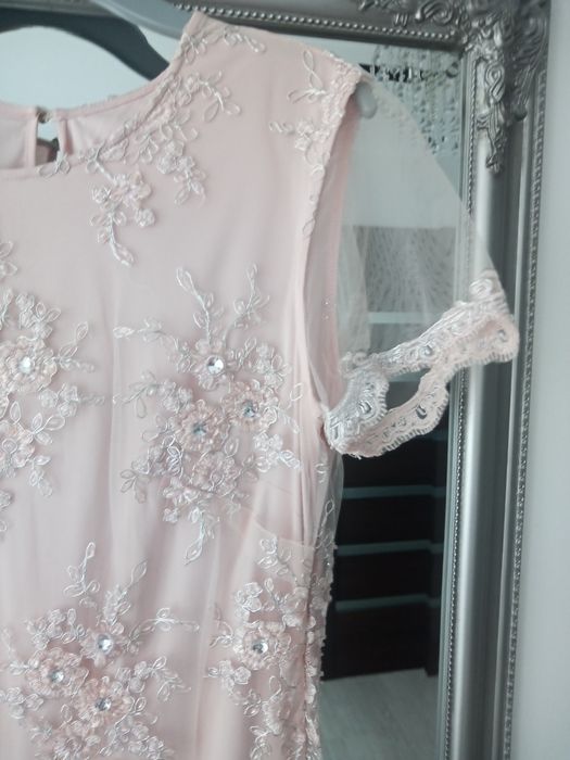 Śliczna sukienka koronkowa cekiny 40/42