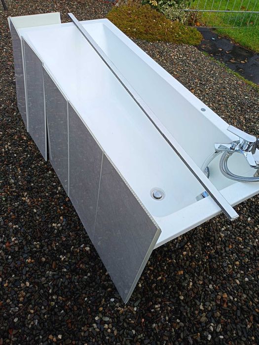 Wanna 170x70 komplet ze stelażem, kran z prysznicem i odpływem aut.