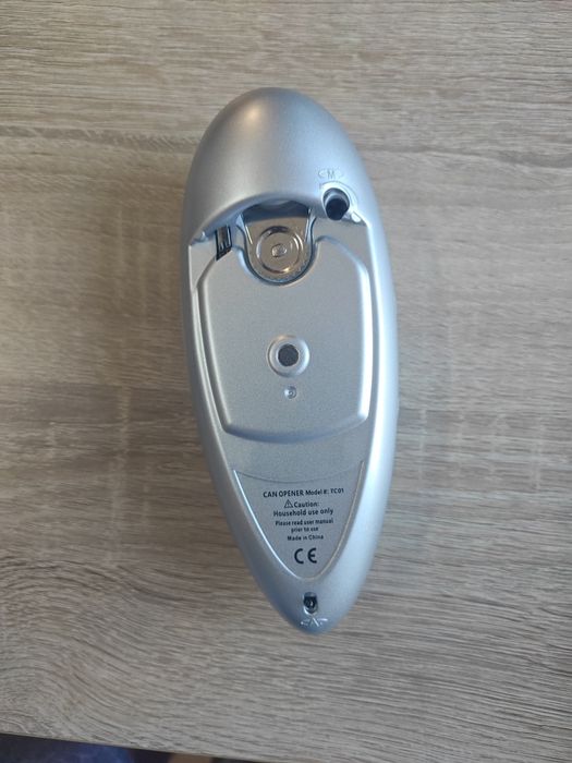 Elektryczny otwieracz do puszek