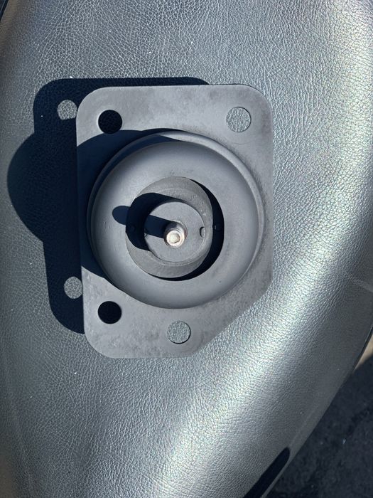 Подушка двигателя правая Lacetti