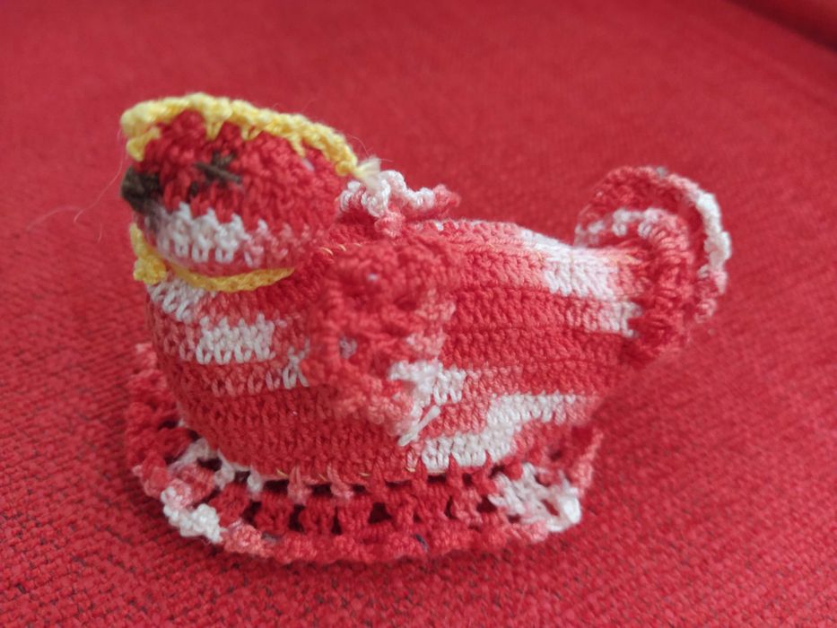 Galinha em renda de crochet
