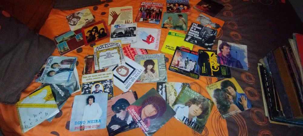 Gira-discos mais discos dos anos 80
