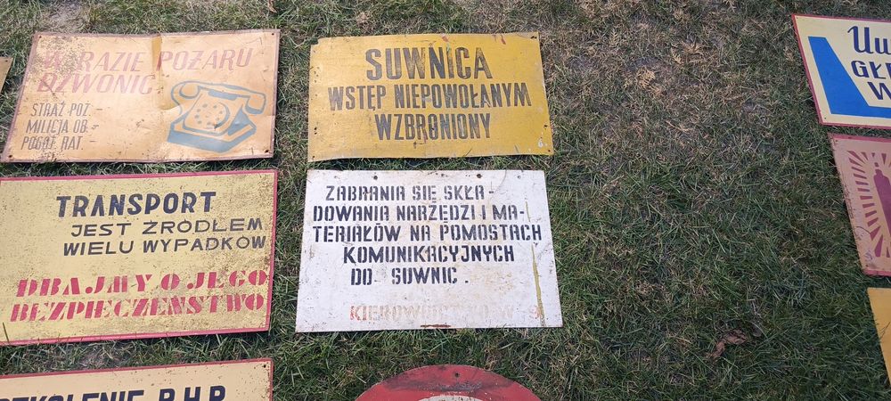 Stare metalowe tablice PRL