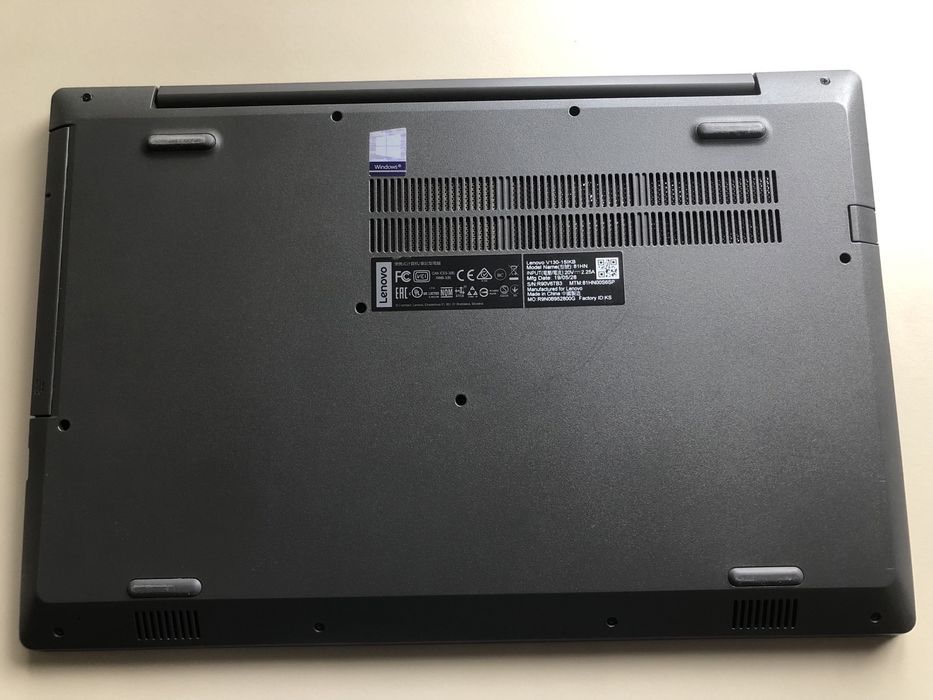 Portátil Lenovo V130 (i7 8GB 256GB SSD 15'')