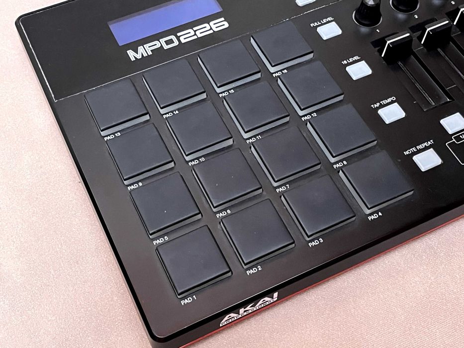 AKAI MPD226 kontroler MIDI pady do Abletona / samplingu