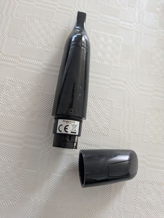 Aparador de Pelos Nariz e Orelhas Remington NE3150