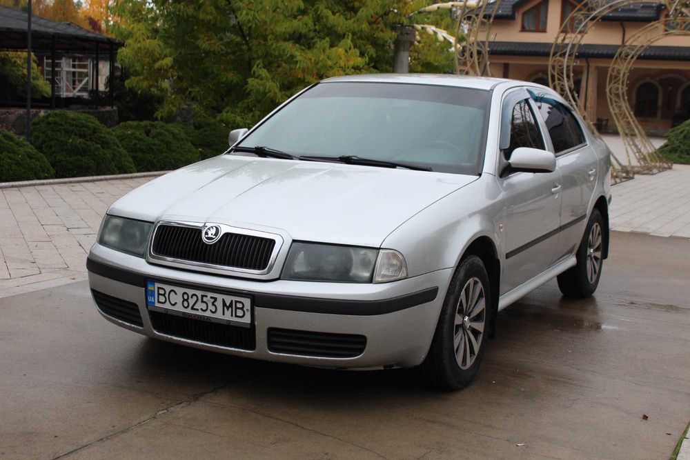 Skoda  Octavia 1.6 газ бензин