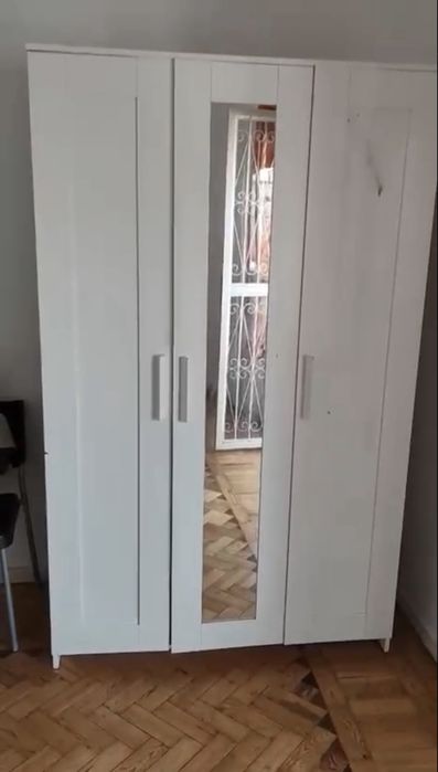 Aluga-se quarto