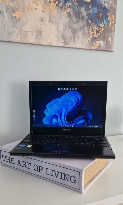 Portátil TOSHIBA Portege R930 i3/6Gb/128Gb win11 e office.