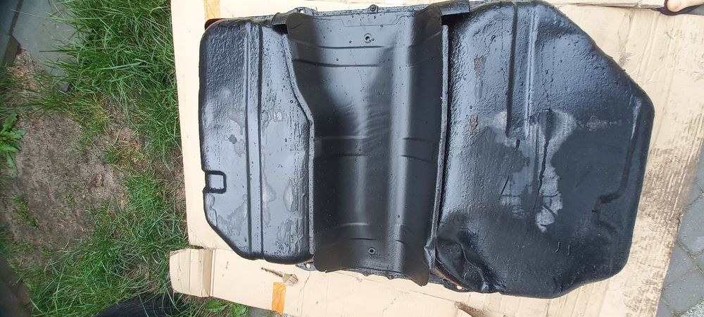 Zbiornik paliwa Mitsubishi Grandis diesel