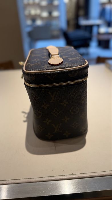 Louis Vuitton Toiletry Pouch 26 нова