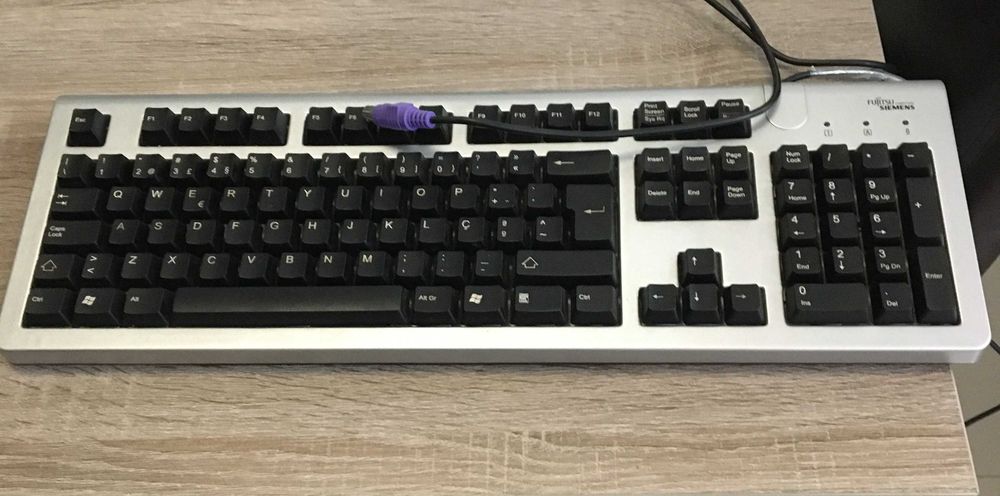 Siemens Desktop Computer Tower + Mouse + Keyboard + Speakers - Siemens64585803677570122