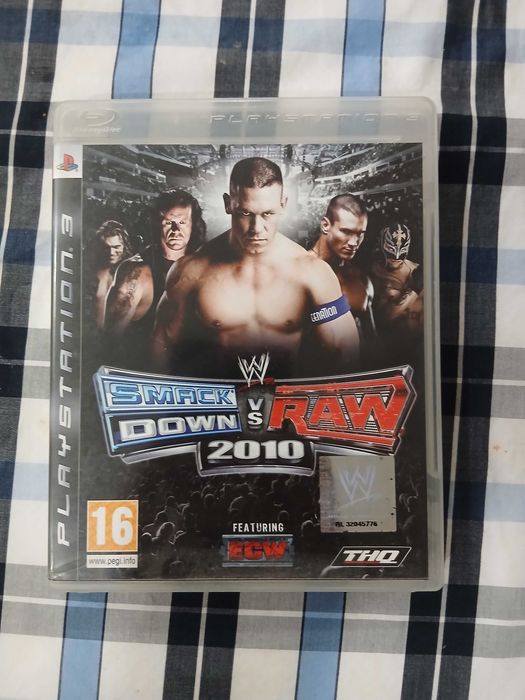 Playstation 3 usada com alguns bons jogos.