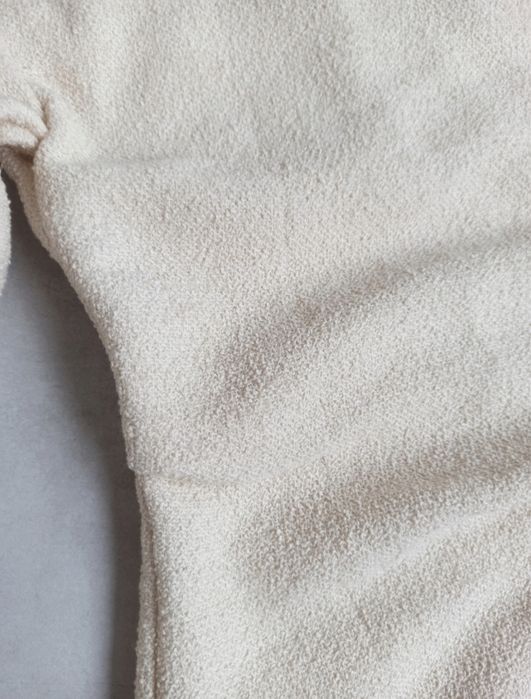 Beżowa sukienka na jedno ramię Zara S