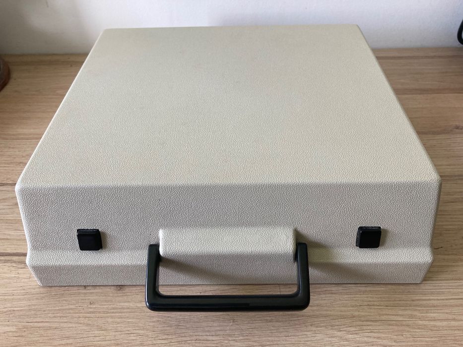 Máquina de escrever   ***   AEG  Traveller de Luxe