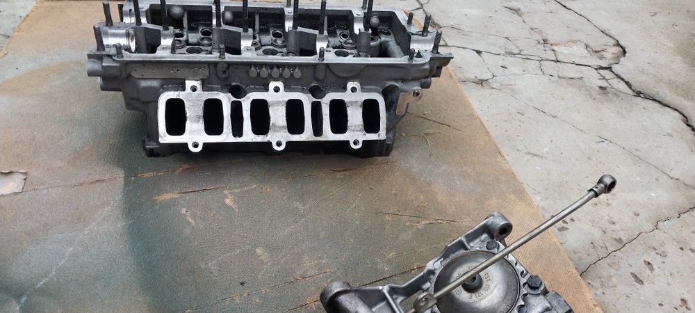 Гбц 2шт  audi a4 b6 bau,ake 2.5tdi есть мотор