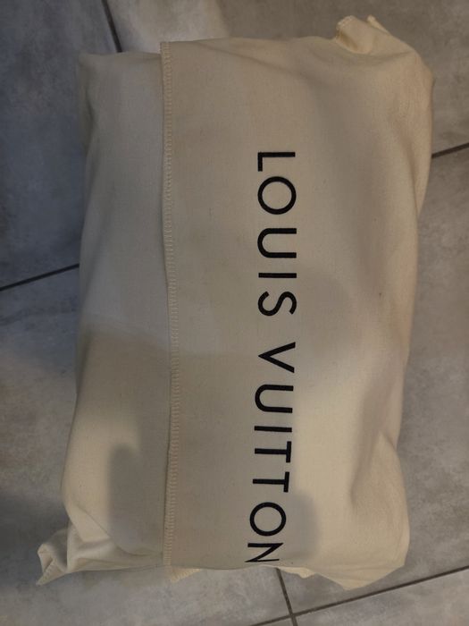 Bolsa necessaire Louis Vuitton