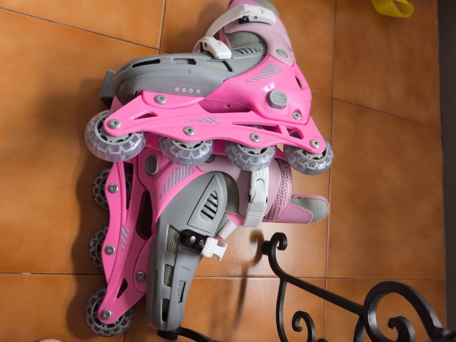 Patins em linha, marca Hello Kitty