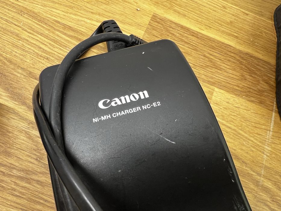 Canon EOS 1Ds Digital - body, 2x bateria, ladowarka, obiektyw 50mm