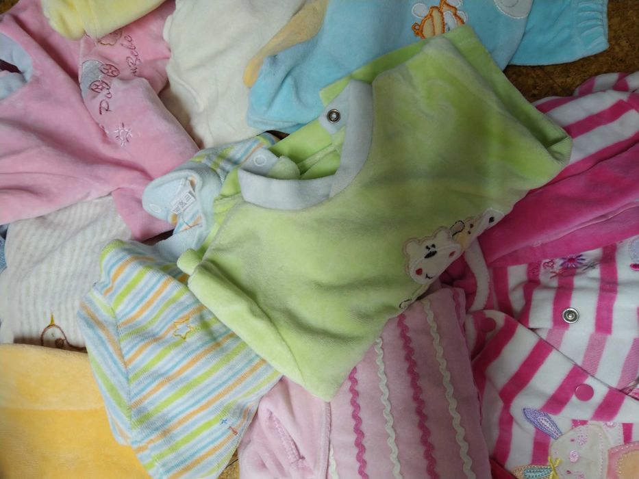 Vendo babygrows/fatinhos calça-camisola 0-3, 2, 3 meses.