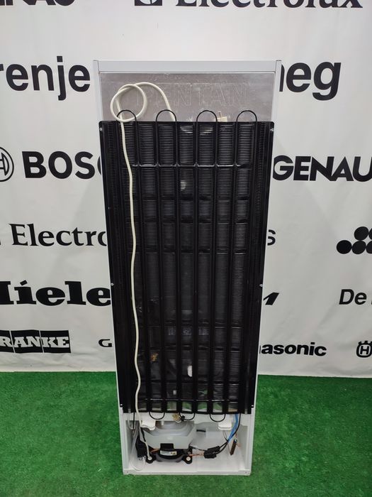 Двокамерний малогабаритний холодильник Miele KD26052ws