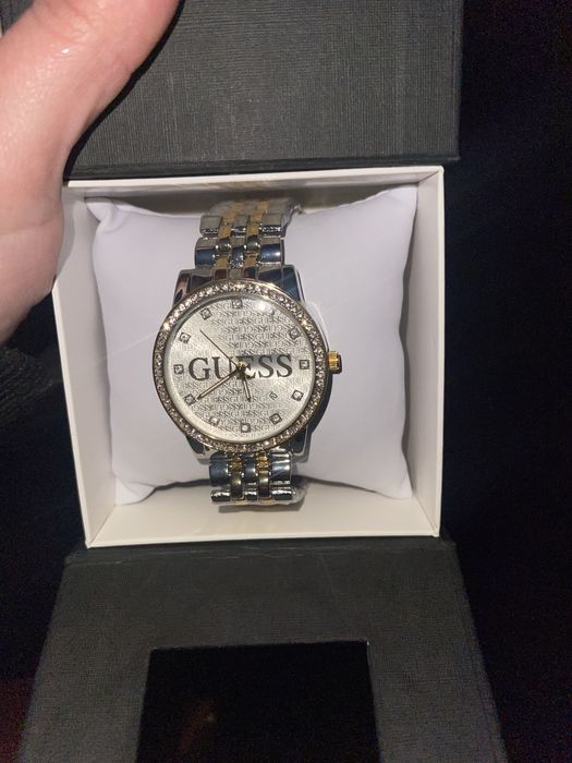 Часи НОВІ Guess. В коробочці