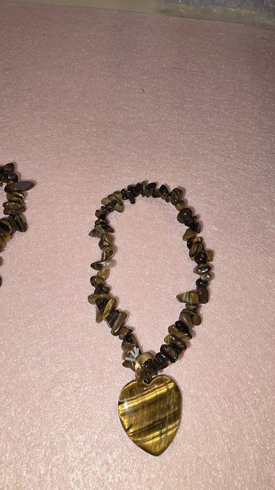 Pulseira chips lapis lazuli e olho de tigre