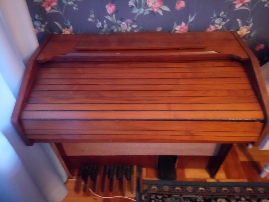 Organy Organet 244RS