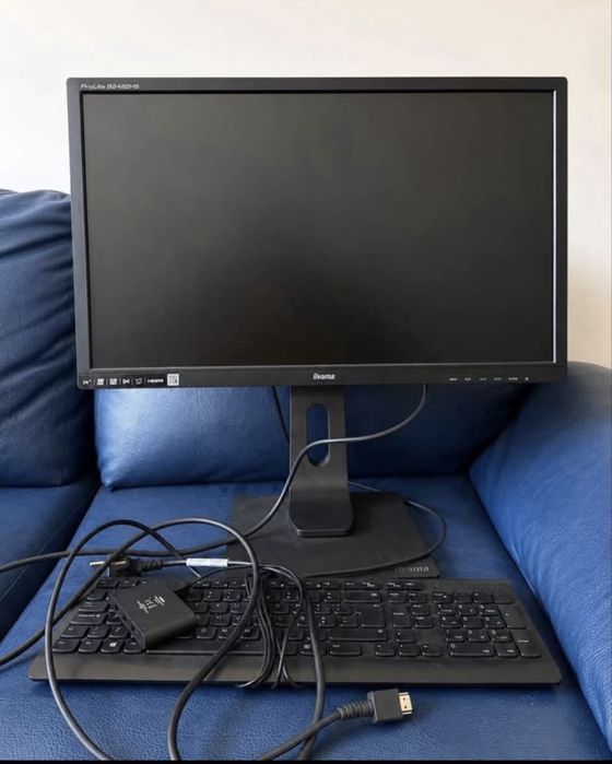 Monitor iiyama ProLite + teclado iiyama