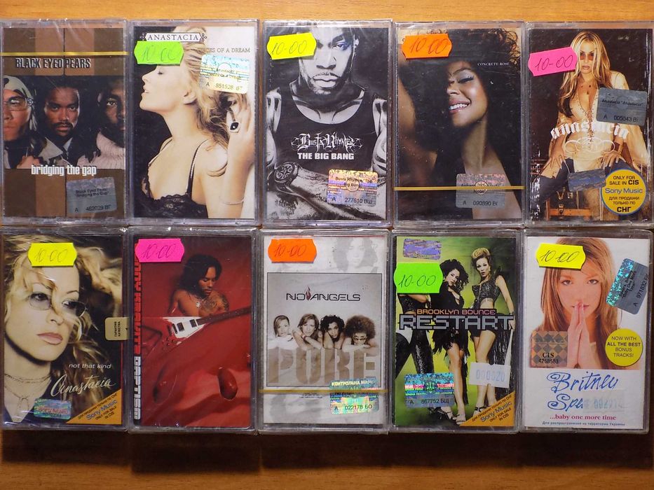 Аудиокассеты лицензионные в пленке новые цена за 1 шт