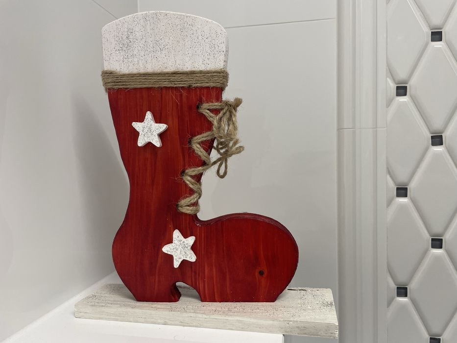 Drewniany czerwony but świąteczny dekoracja Handmade