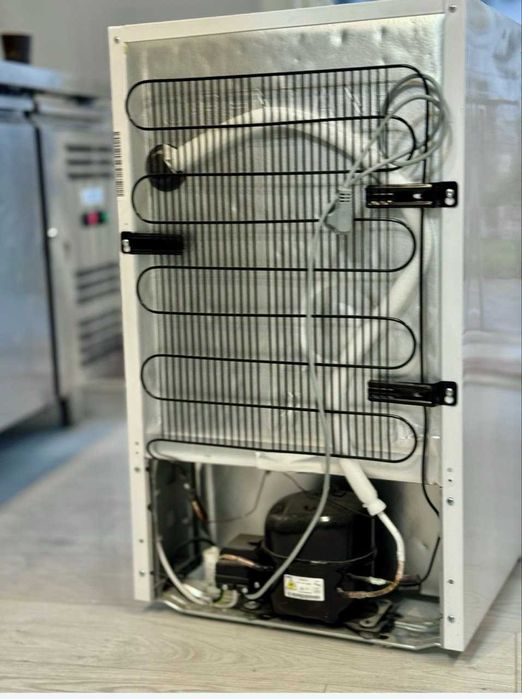 Недорогий міні холодильник, Vestfrost CMR085W. Великий вибір!