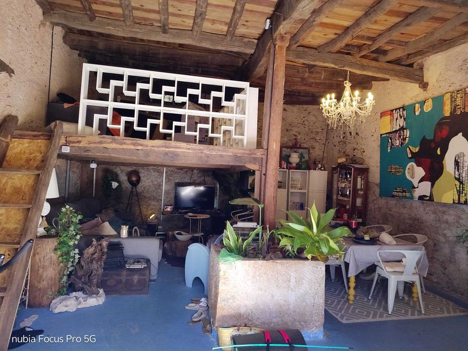 Arrendamento em Coimbra | Charmoso Apartamento T2 – Conforto, Natureza e Refúgio Privativo | Com despesas incluidas