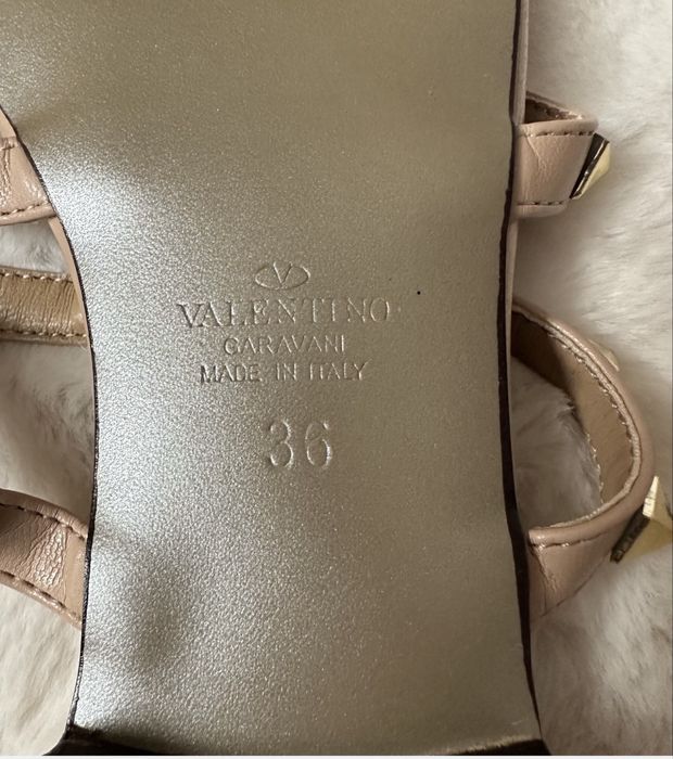 Босоніжки Valentino