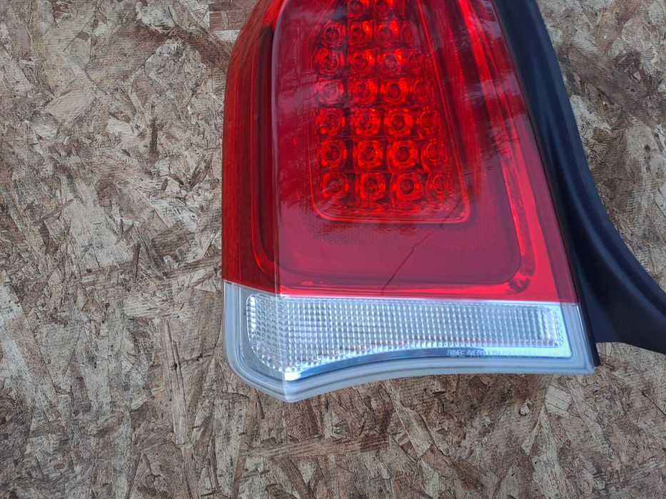 Lampa tylna Chrysler 300c 300 lewa 15-24r oryginał