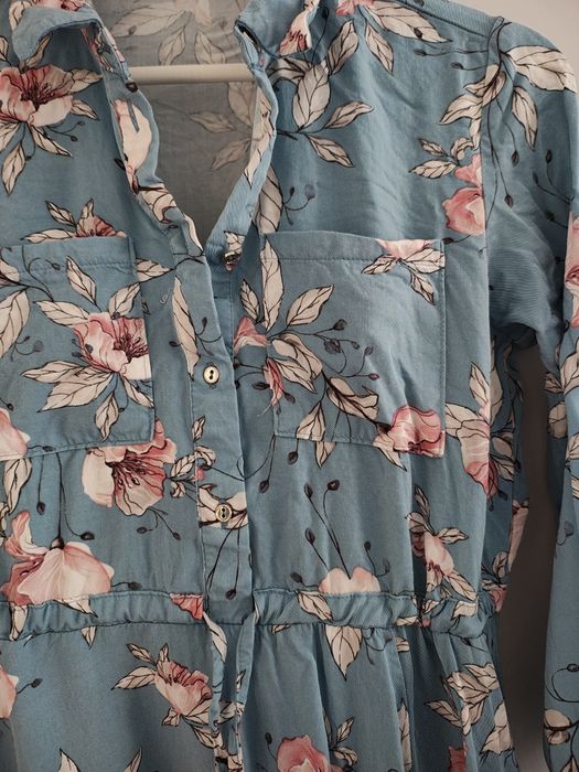 Sukienka w magnolie