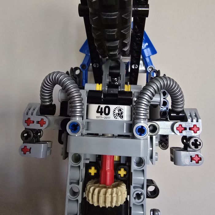 Lego technic 42063 BMW R1200 GS 40 lat LEGO
