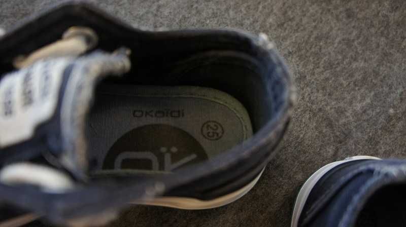 Buty OKAIDI Eleganckie Trampki rozmiar 25 chłopięce
