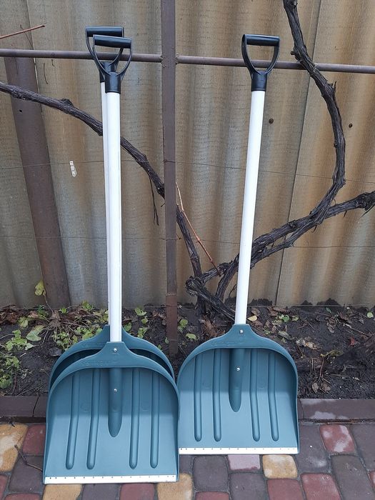 Лопаты для уборки снега