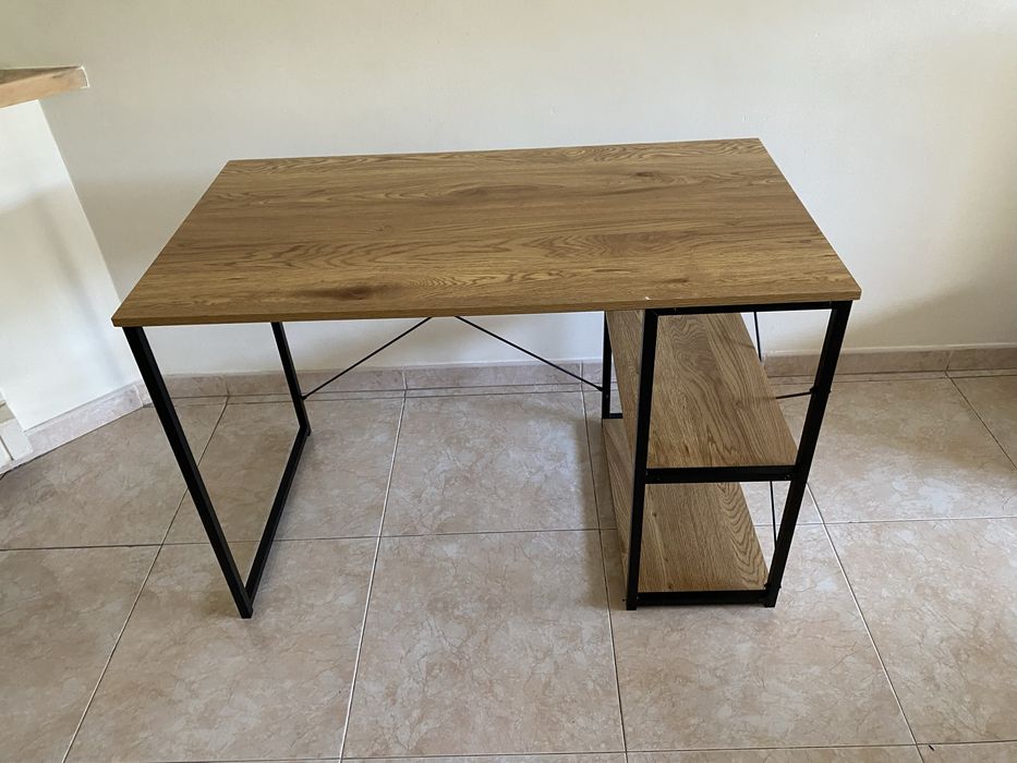 Secretaria HOMA e cadeira IKEA