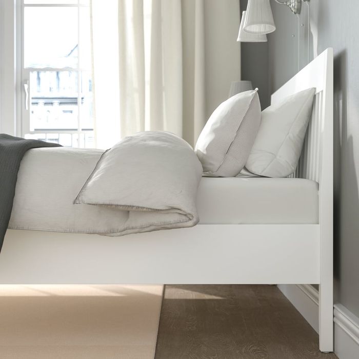 Cama de casal semi nova