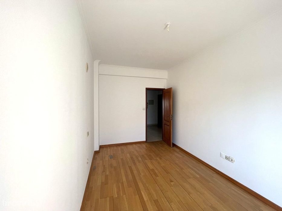 Apartamento T3 com amplas áreas no Seixal