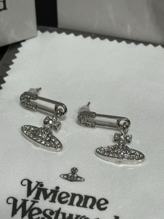 Nowe kolczyki Vivienne Westwood