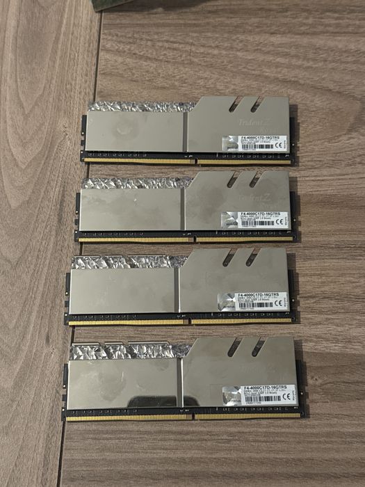 Ram G.Skill Trident Z Royal 32GB (4x8GB) DDR4 4000MHz CL17 B-Die