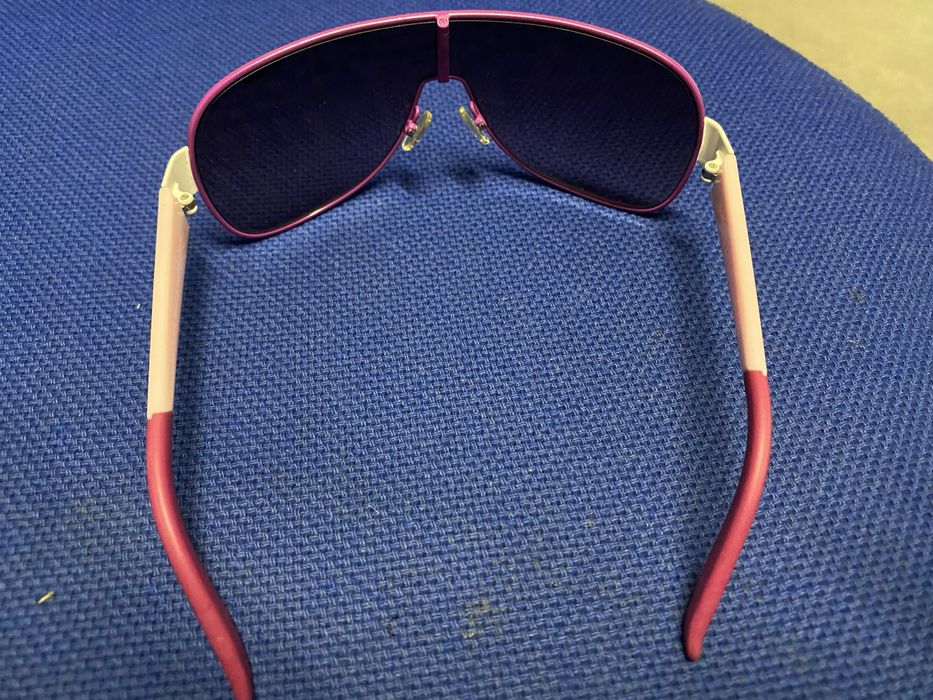 Oculos de menina Carrera