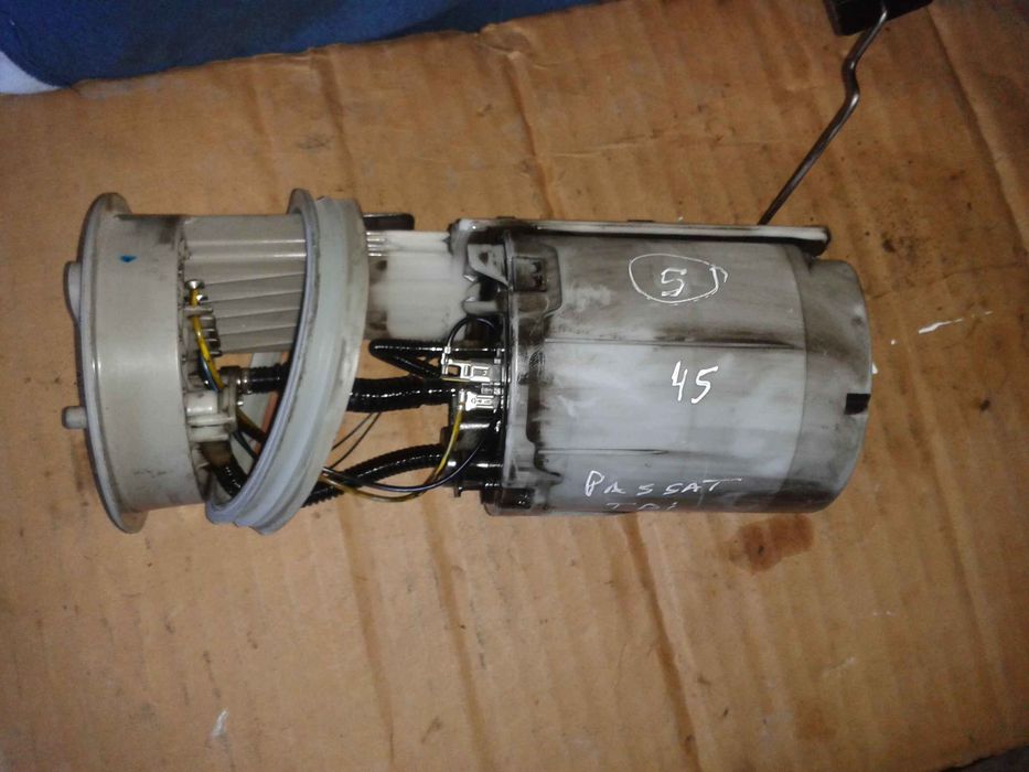 Bomba de combustível VOLKSWAGEN Passat (3B3)