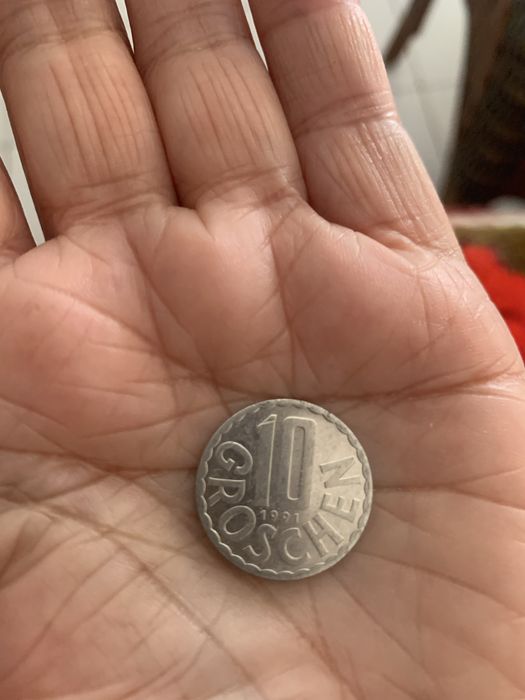 Moedas antigas, centavos, escudos e moedas estrangeiras