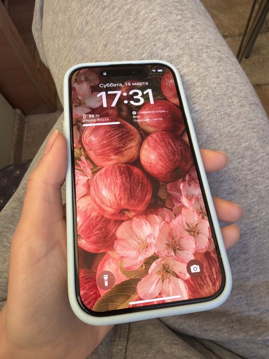Продам Iphone 15 куплен за границей