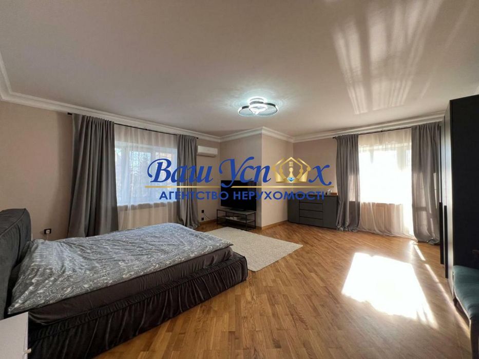 Продажа дома в Золотых Воротах с выходом на реку .Козин